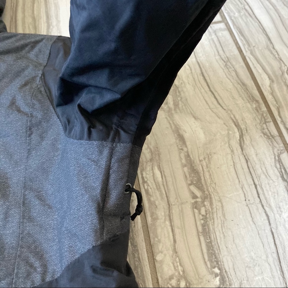 NWOT The North Face insulated HyVent jacket. - Picture 3 of 7
